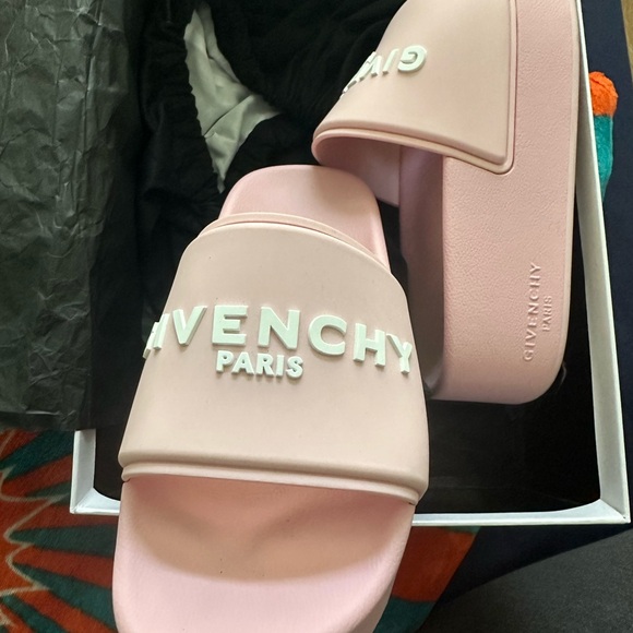 Givenchy Paris Platforms - Picture 5 of 7